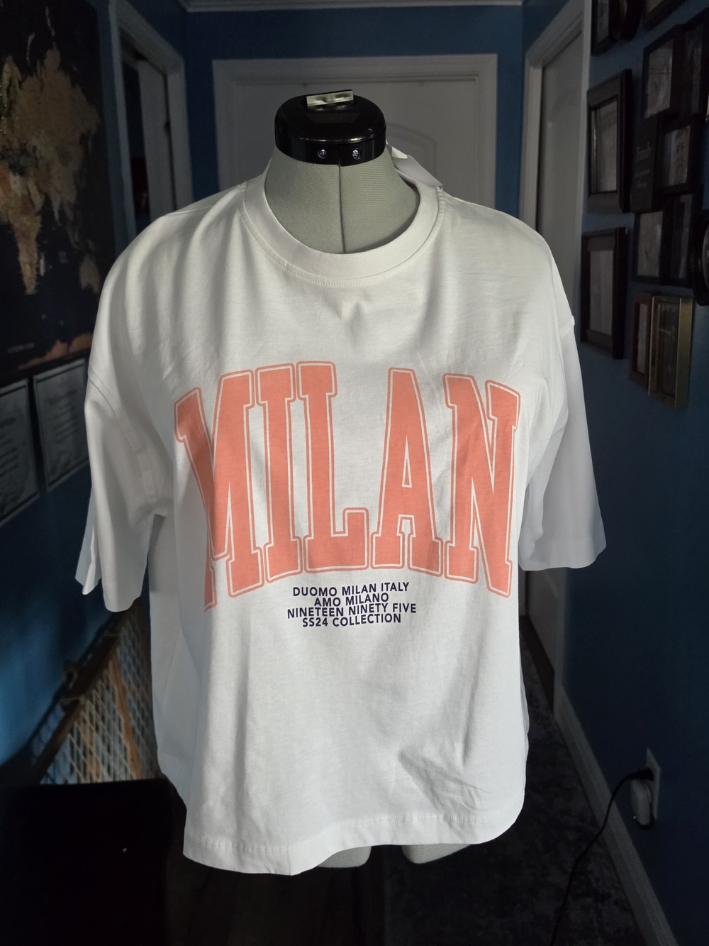 Women's  Dumo Milan. Italy 1995 Collection Graphic Tee with Coral Print